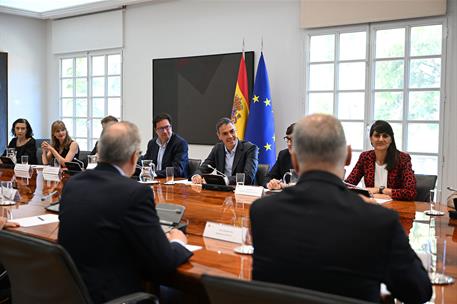 1/07/2026. Pedro Sánchez receives representatives of the consortium that is promoting the Spanish AI gigafactory. The President of the Gover...