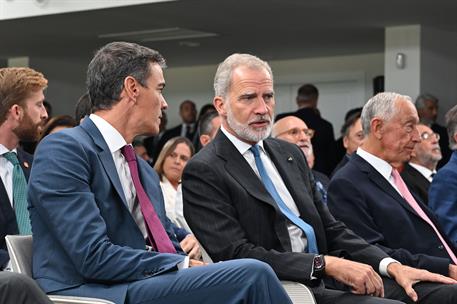 1/10/2026. Pedro Sánchez interviene en la inauguración del Foro La Toja-Vínculo Atlántico. El presidente del Gobierno, Pedro Sánchez, conver...
