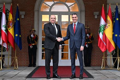 2/02/2026. Pedro Sánchez receives the President of Lebanon. The President of the Government of Spain, Pedro Sánchez, greets the President of...