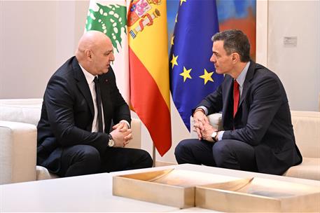 2/02/2026. Pedro Sánchez recibe al presidente de la República del Líbano. El presidente del Gobierno, Pedro Sánchez, conversa con el preside...