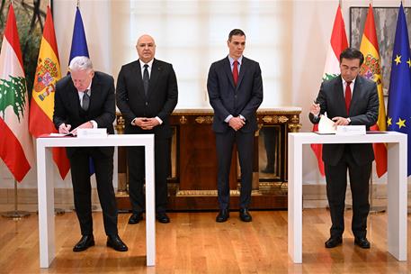 2/02/2026. Pedro Sánchez recibe al presidente de la República del Líbano. El ministro de Asuntos Exteriores, Unión Europea y Cooperación, Jo...