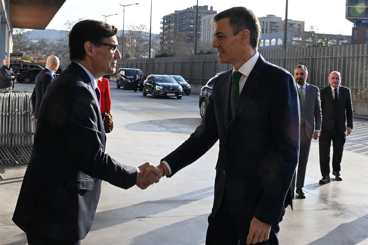 2/03/2026. Sánchez asiste a la inauguración del'GSMA Mobile World Congress Barcelona 2026'. El presidente del Gobierno, Pedro Sánchez, salud...