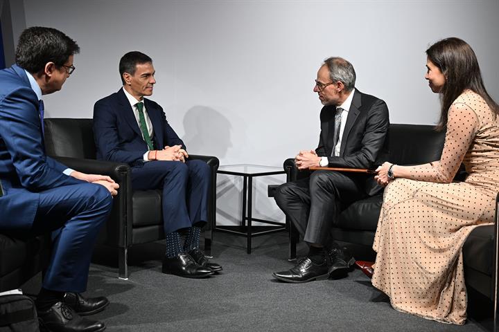 2/03/2026. Sánchez asiste a la inauguración del'GSMA Mobile World Congress Barcelona 2026'. El presidente del Gobierno, Pedro Sánchez, y el ...