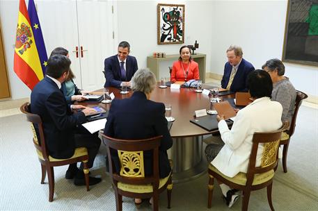 2/06/2026. Pedro Sánchez mantiene un encuentro con representantes de la Comisión Internacional contra la Pena de Muerte. El presidente del G...