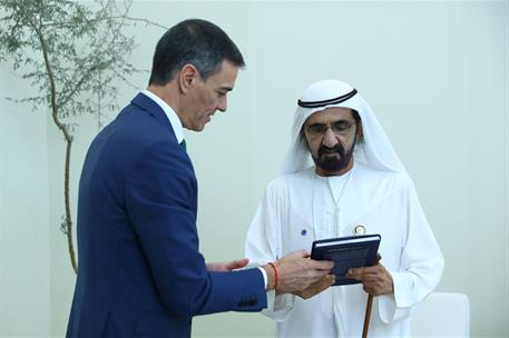 3/02/2026. Pedro Sánchez participa en la Cumbre Mundial de Gobiernos en Dubái. Encuentro del presidente del Gobierno, Pedro Sánchez, con el ...