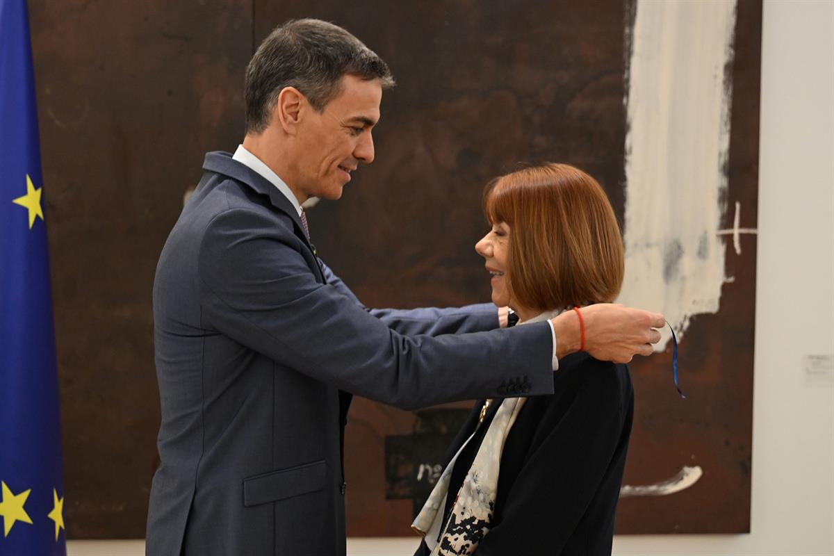 3/03/2026. Pedro Sánchez awards Gisèle Pelicot. The President of the Government of Spain, Pedro Sánchez, awards Gisèle Pelicot the Order of ...