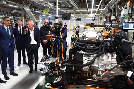 3/06/2026. Pedro Sánchez visita la fábrica de SEAT en Martorell (Barcelona). El presidente del Gobierno, Pedro Sánchez, durante la visita a ...