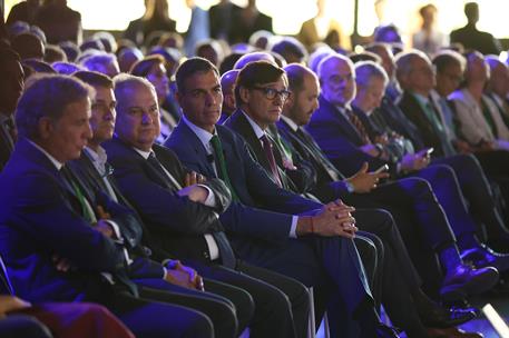 3/06/2026. Pedro Sánchez clausura la 41ª Reunión del Cercle d'Economia 2026. El presidente del Gobierno, Pedro Sánchez, junto al ministro de...