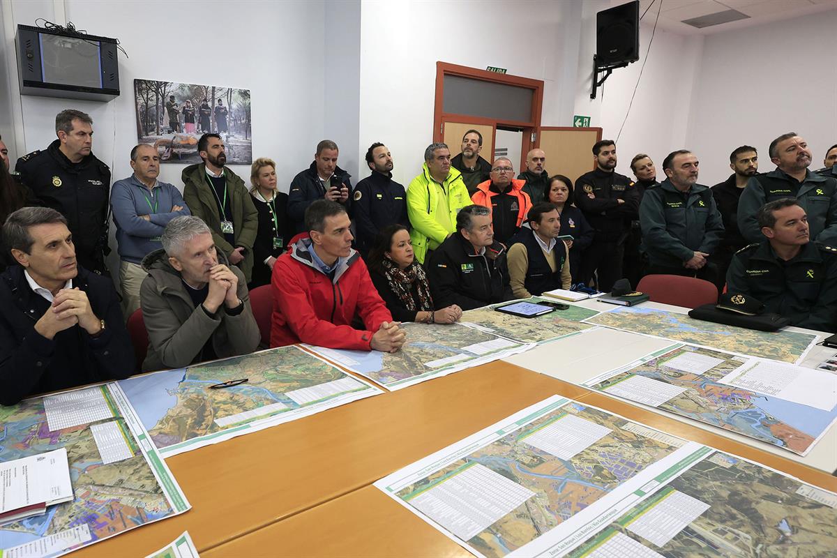 6/02/2026. Pedro Sánchez visits the areas affected by Storm Leonardo in Cádiz. The Minister for Home Affairs, Fernando Grande-Marlaska, and ...