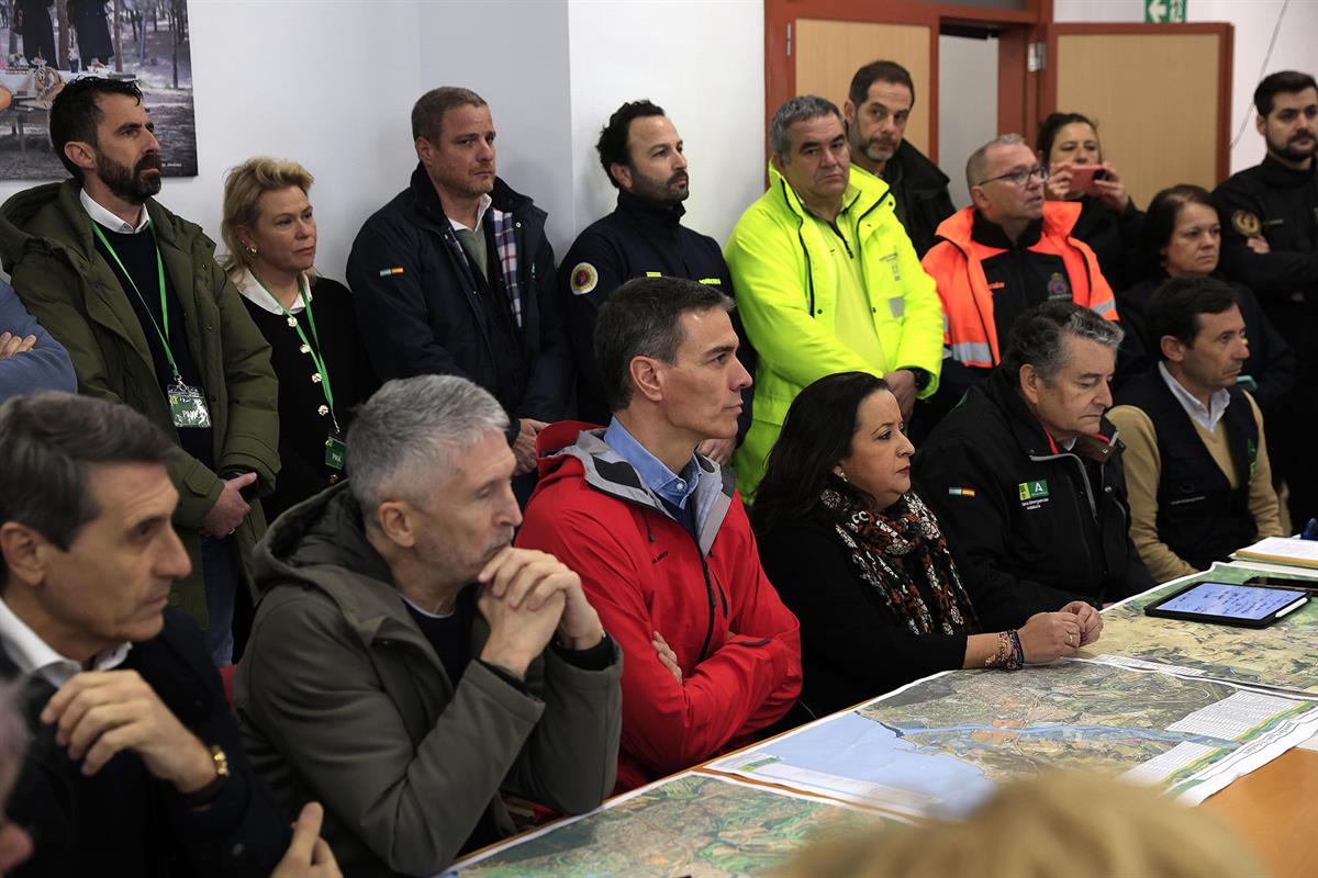 6/02/2026. Pedro Sánchez visita las zonas afectadas por la borrasca Leonardo en Cádiz. El ministro del Interior, Fernando Grande-Marlaska, y...