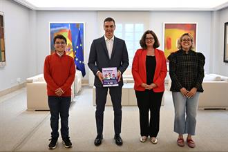 El presidente del Gobierno, con representantes de la Alianza Mundial para la Educación