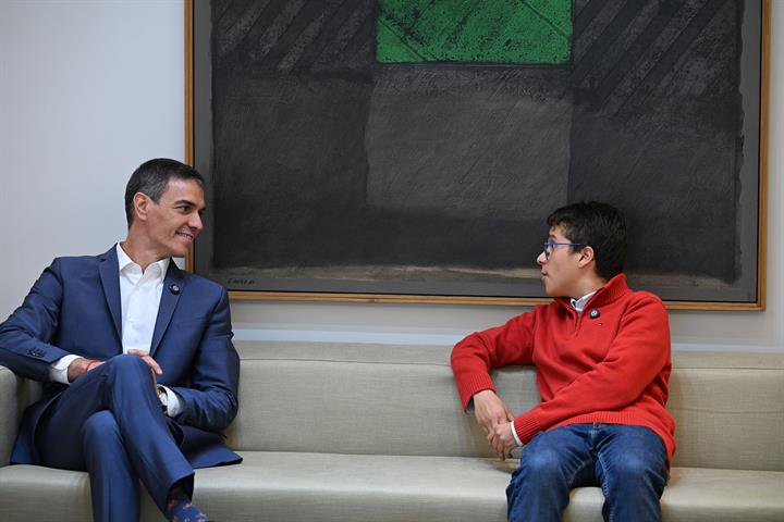 6/05/2026. El presidente recibe a los representantes de la Alianza Mundial para la Educación. El presidente del Gobierno, Pedro Sánchez, jun...