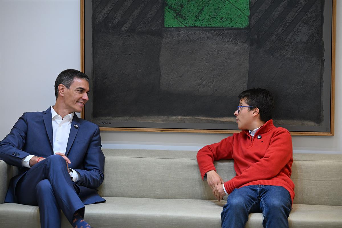 6/05/2026. El presidente recibe a los representantes de la Alianza Mundial para la Educación. El presidente del Gobierno, Pedro Sánchez, jun...