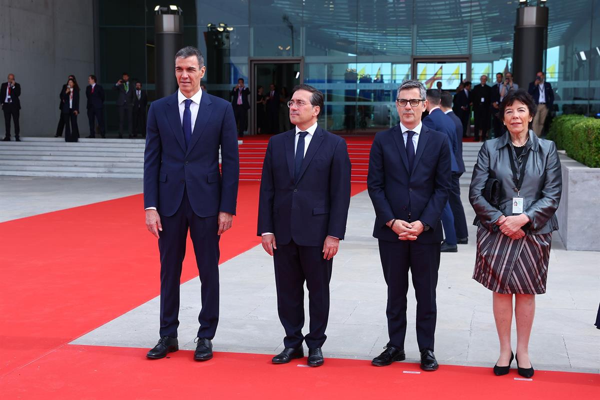 6/06/2026. Pedro Sánchez asiste a la llegada del papa León XIV a Madrid. El presidente del Gobierno, Pedro Sánchez, asiste a la llegada del ...