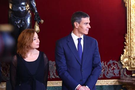 6/06/2026. Pedro Sánchez asiste a la llegada del papa León XIV a Madrid. El presidente del Gobierno, Pedro Sánchez, junto a la presidenta de...