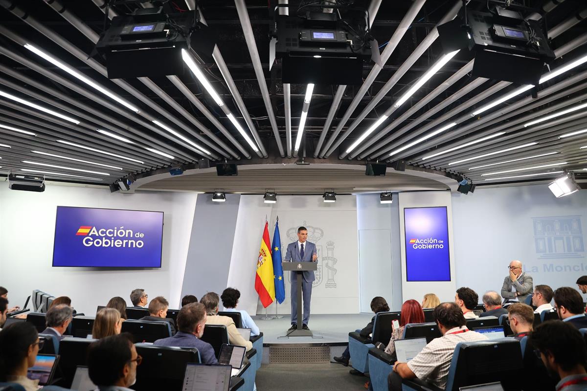 6/10/2026. Pedro Sánchez comparece tras el Consejo de Ministros. El presidente del Gobierno, Pedro Sánchez, durante la comparecencia para ex...