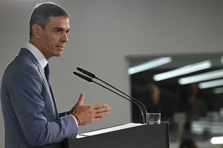 6/10/2026. Pedro Sánchez comparece tras el Consejo de Ministros. Pedro Sánchez atiende a los medios de comunicación durante la rueda de pren...