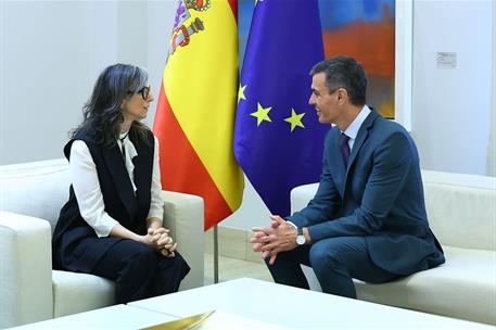 7/05/2026. Pedro Sánchez condecora a Francesca Albanese. El presidente del Gobierno, Pedro Sánchez, junto a la relatora especial de las Naci...
