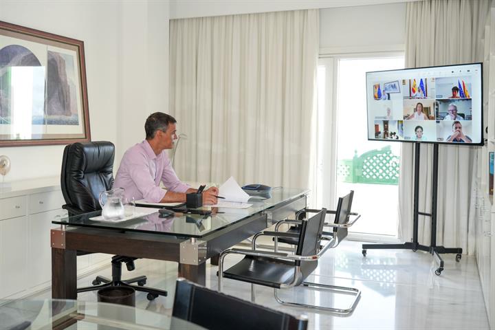 El presidente del Gobierno durante la reunión de coordinación