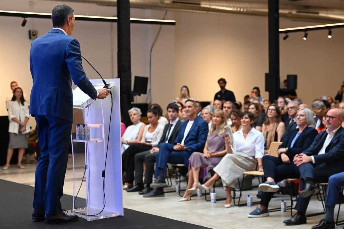 7/09/2026. Pedro Sánchez closes the presentation of the CASA47 portal. The President of the Government of Spain, Pedro Sánchez, during his s...
