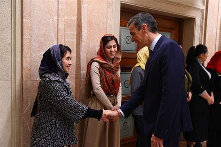 8/01/2026. Pedro Sánchez inaugurates the Conference of Ambassadors. The President of the Government of Spain, Pedro Sánchez, greets the atte...