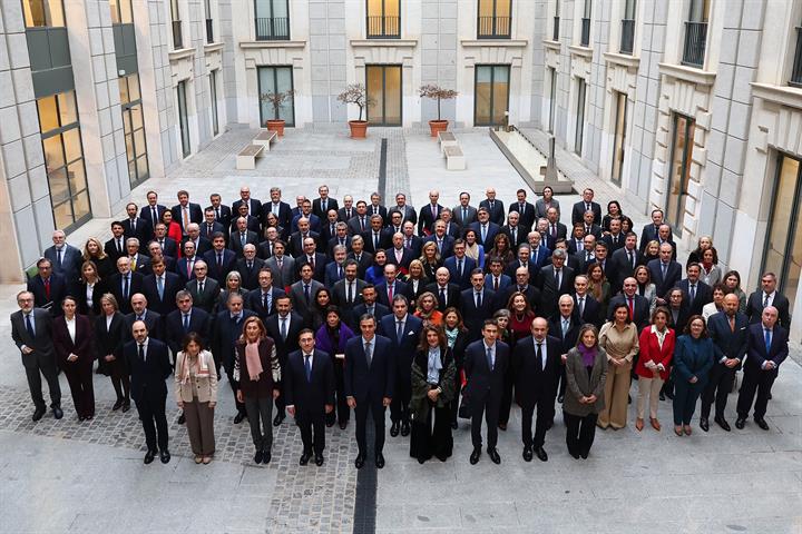 8/01/2026. Pedro Sánchez inaugurates the Conference of Ambassadors. Group photo of the Conference of Ambassadors