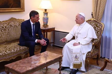 8/06/2026. El papa León XIV recibe al presidente del Gobierno, Pedro Sánchez. El presidente del Gobierno, Pedro Sánchez, junto al papa León ...