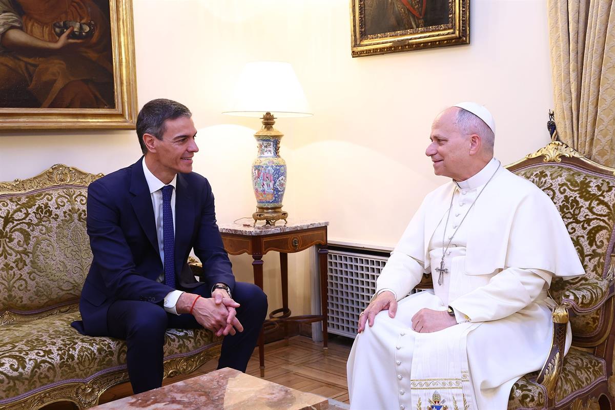 8/06/2026. El papa León XIV recibe al presidente del Gobierno, Pedro Sánchez. El papa León XIV recibe al presidente del Gobierno, Pedro Sánc...