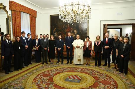 8/06/2026. El papa León XIV recibe al presidente del Gobierno, Pedro Sánchez, en el marco de su viaje a España.. El papa León XIV y el presi...