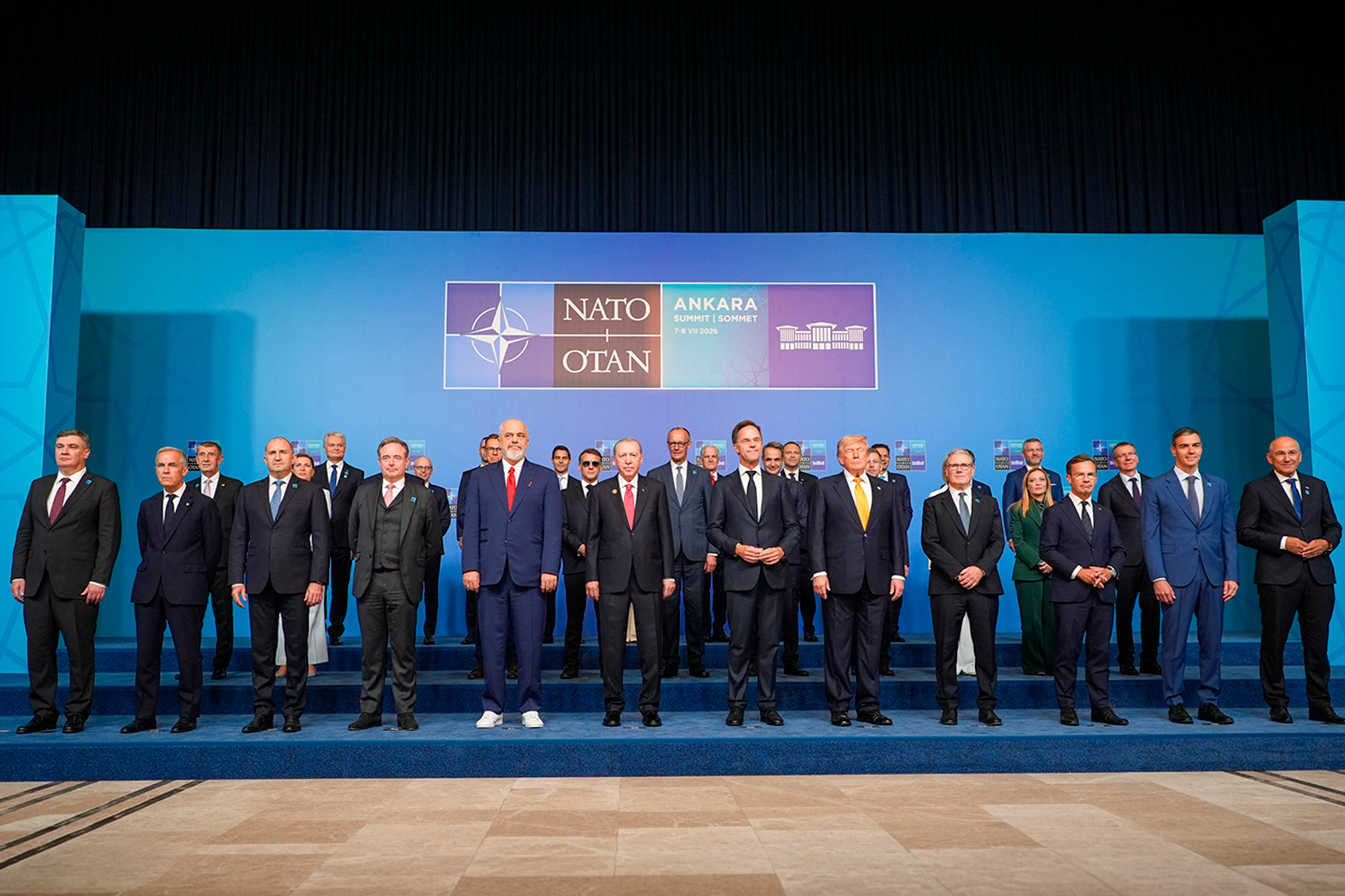 8/07/2026. Pedro Sánchez participa en la reunión de jefes de Estado y de Gobierno del Consejo de la OTAN. Foto de familia de los jefes de Es...