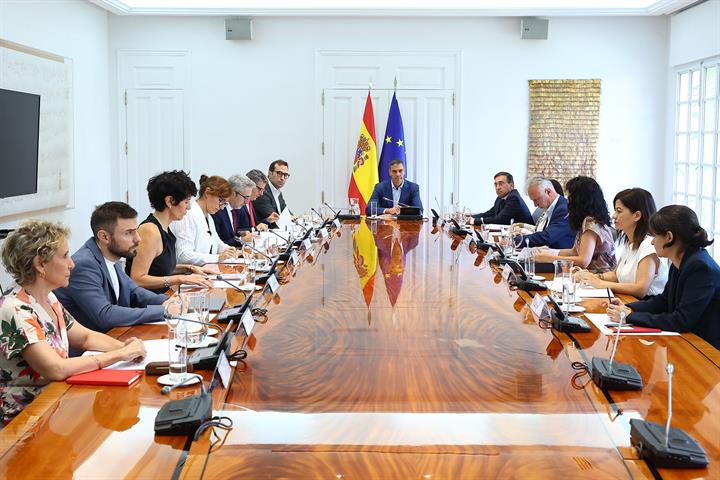 8/09/2026. Pedro Sánchez chairs the Government's follow-up meeting on the situation in Ceuta. The President of the Government of Spain, Pedr...