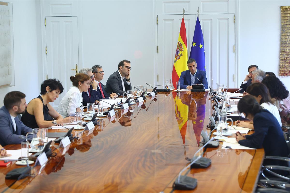 8/09/2026. Pedro Sánchez chairs the Government's follow-up meeting on the situation in Ceuta. The President of the Government of Spain, Pedr...