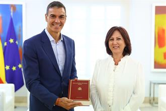 El presidente del Gobierno recibe de la fiscal general del Estado la Memoria Anual de la Fiscalía