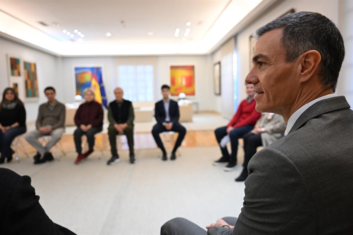 9/01/2026. Meeting with representatives of associations of victims of sexual abuse in the Church. The President of the Government of Spain, ...