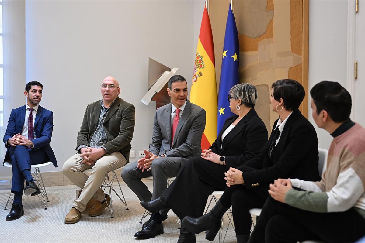 9/01/2026. Meeting with representatives of associations of victims of sexual abuse in the Church. The President of the Government of Spain, ...
