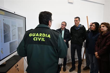 9/02/2026. Pedro Sánchez visita las zonas afectadas por las borrascas en Andalucía (Jaén). El presidente del Gobierno, Pedro Sánchez, y la v...