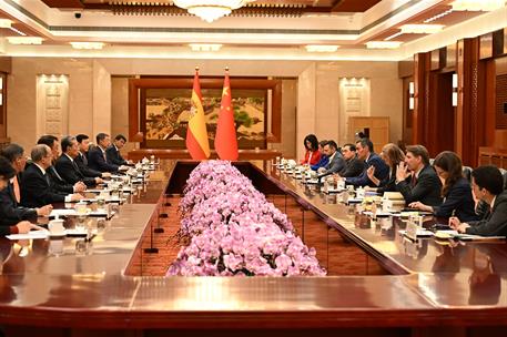 14/04/2026. Pedro Sánchez travels to China. The President of the Government of Spain, Pedro Sánchez, holds a meeting with the Chairman of th...