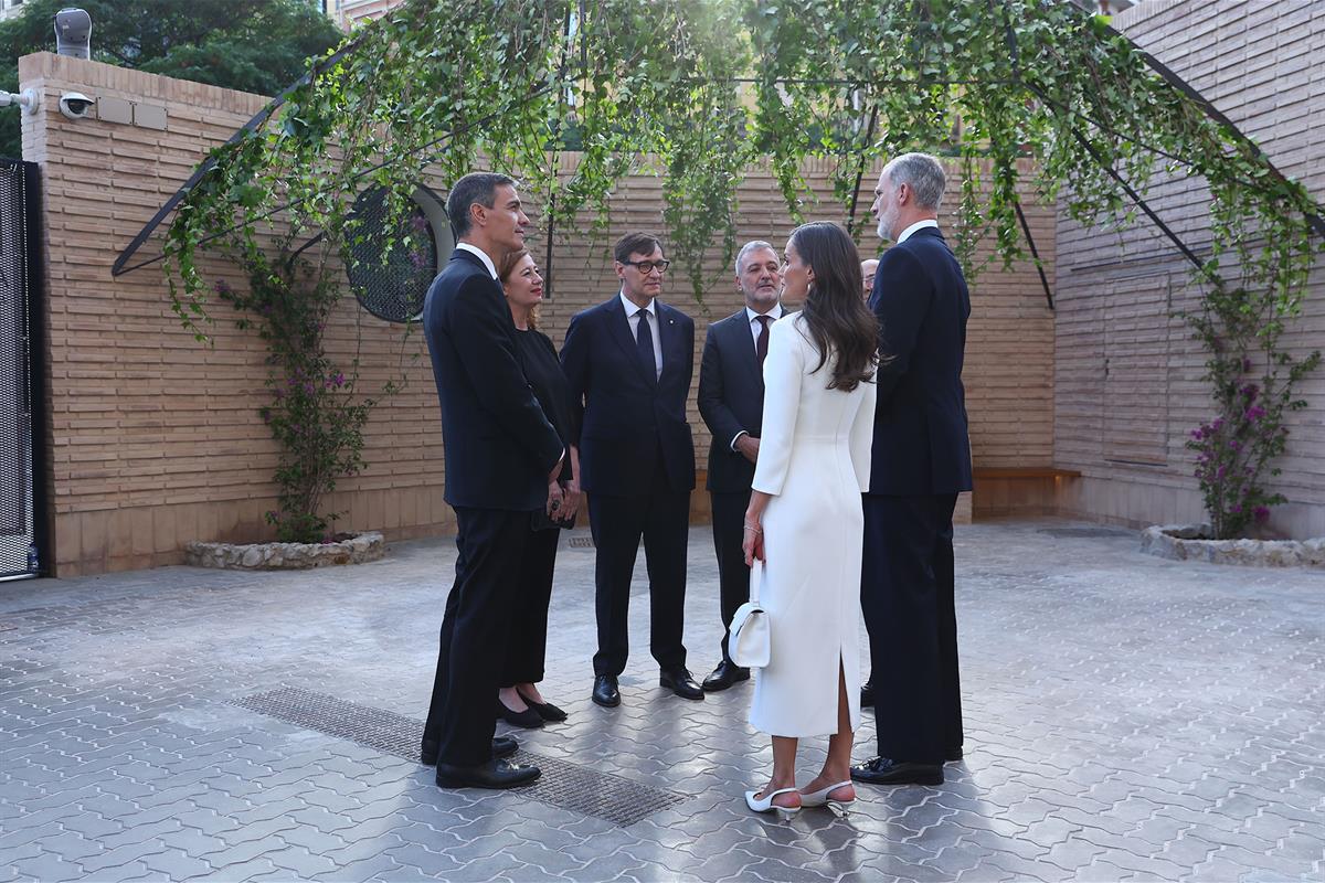 10/06/2026. Pedro Sánchez asiste a la misa del papa León XIV en la Sagrada familia. El presidente del Gobierno, Pedro Sánchez, junto a los r...