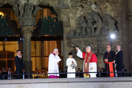 10/06/2026. Pedro Sánchez asiste a la misa del papa León XIV en la Sagrada familia. El presidente del Gobierno, Pedro Sánchez, asiste al mom...