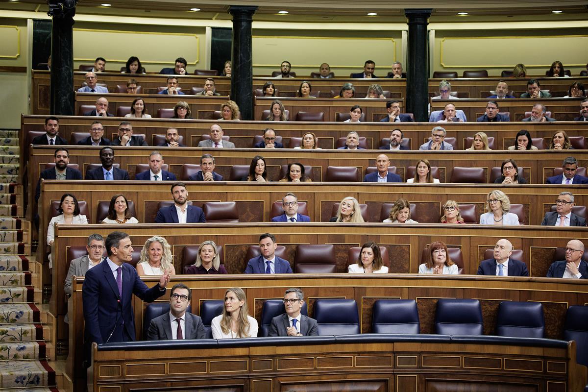 10/06/2026. Pedro Sánchez asiste a la sesión de control al Gobierno. El presidente del Gobierno, Pedro Sánchez, se dirige al Pleno del Congr...