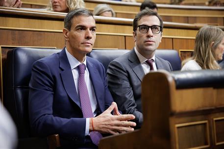 10/06/2026. Pedro Sánchez asiste a la sesión de control al Gobierno. El presidente del Gobierno, Pedro Sánchez, junto al vicepresidente prim...