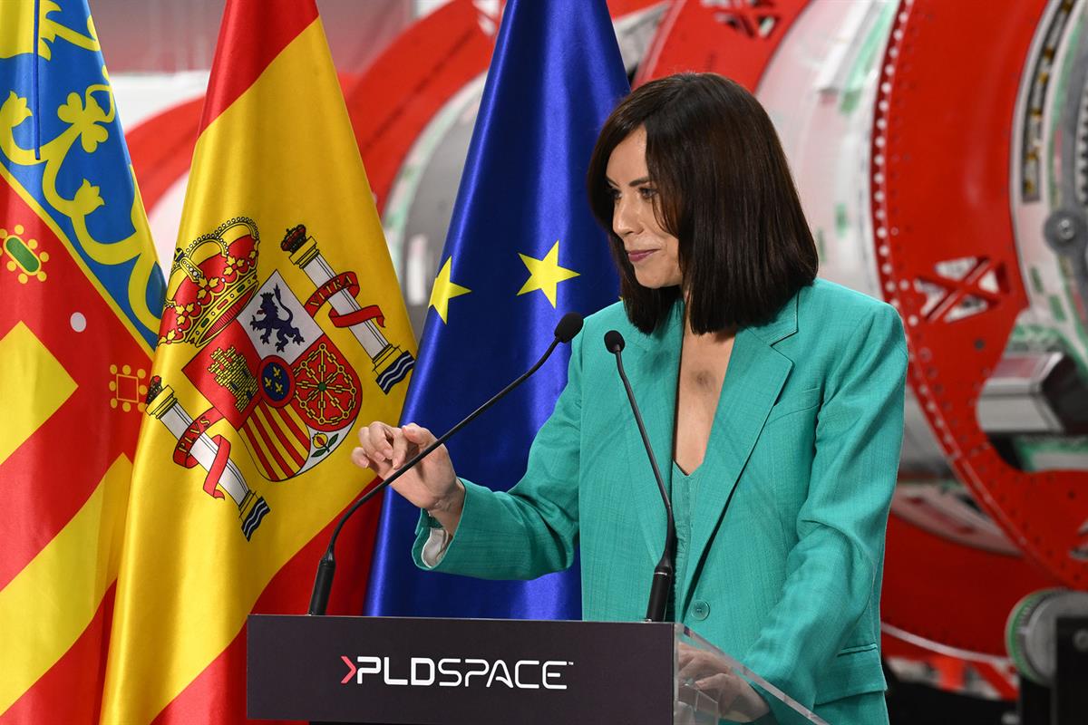 La ministra Diana Morant, durante su intervenci&oacute;n tras la visita a las instalaciones de la empresa PLD Space