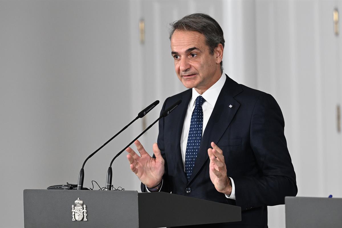 12/01/2026. The President of the Government of Spain receives the Prime Minister of Greece, Kyriakos Mitsotakis. The Prime Minister of Greec...