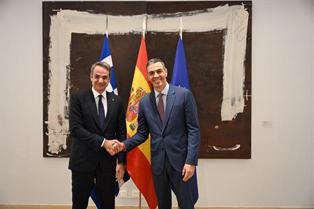 12/01/2026. The President of the Government of Spain receives the Prime Minister of Greece, Kyriakos Mitsotakis. The President of the Govern...
