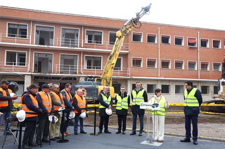 12/01/2026. Pedro Sánchez attends the demolition work at the Campamento barracks. The Minister for Housing and Urban Agenda, Isabel Rodrígue...