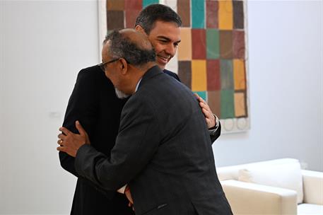 12/05/2026. Pedro Sánchez comparece junto al director general de la Organización Mundial de la Salud (OMS). El presidente del Gobierno, Pedr...