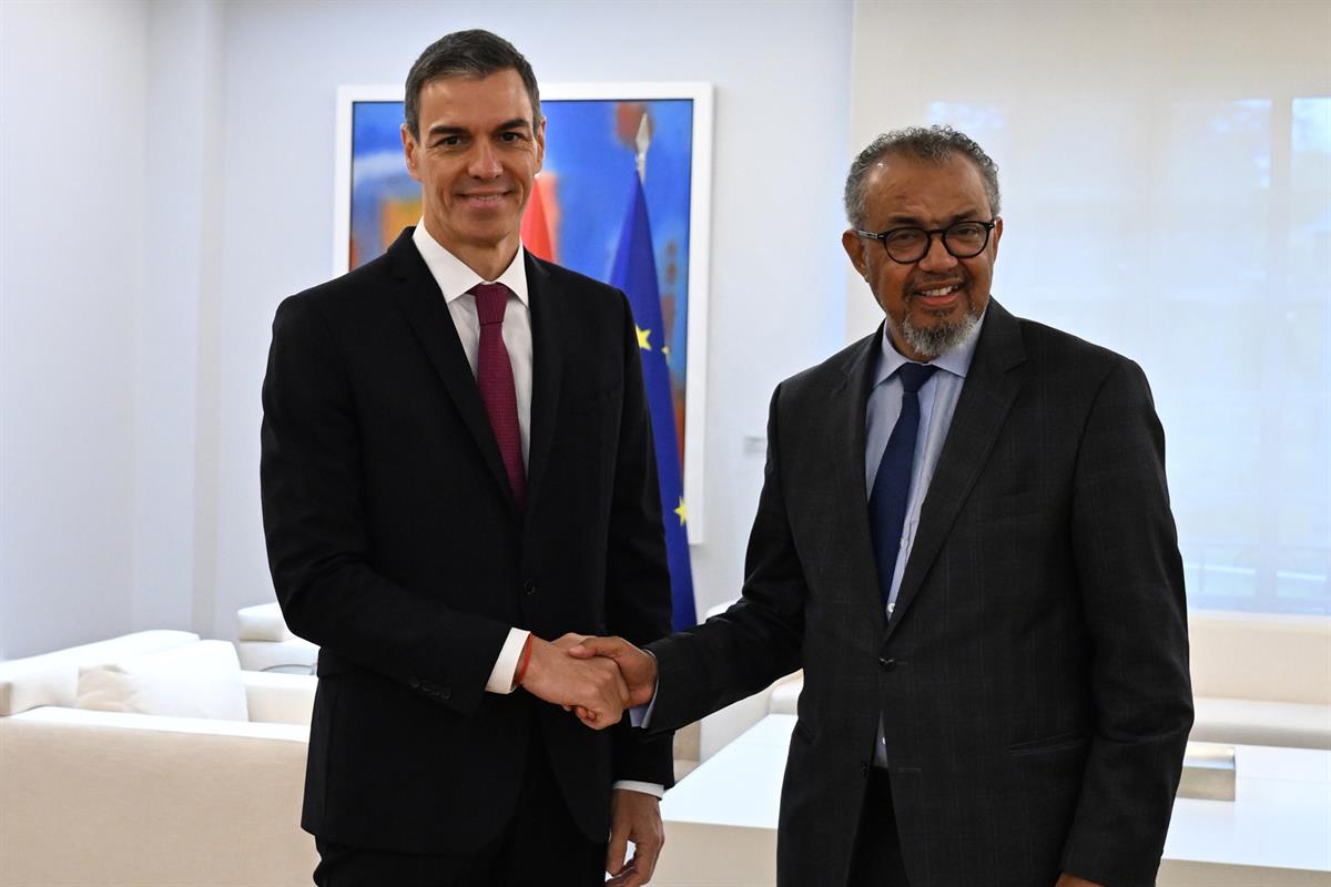 12/05/2026. Pedro Sánchez comparece junto al director general de la Organización Mundial de la Salud (OMS). El presidente del Gobierno, Pedr...