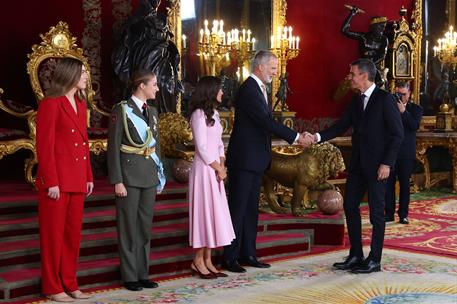 12/10/2026. Pedro Sánchez asiste al desfile del 12 de octubre. El presidente del Gobierno, Pedro Sánchez, a su llegada a la recepción ofreci...
