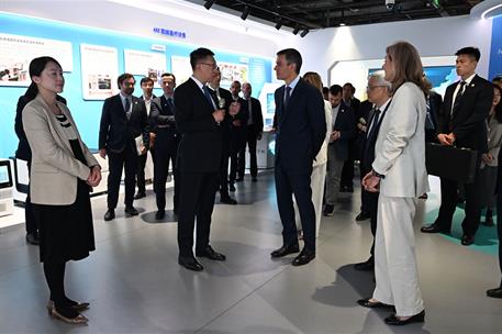13/04/2026. Pedro Sánchez travels to China. The President of the Government of Spain, Pedro Sánchez, visits a science and technology exhibit...