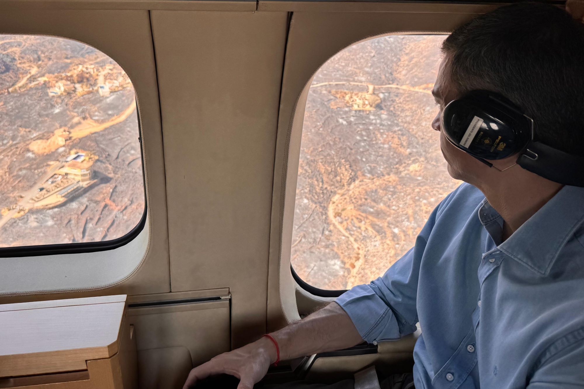 13/07/2026. Pedro Sánchez vivita Los Gallardos. El presidente del Gobierno, Pedro Sánchez, durante el recorrido aéreo en helicóptero sobre l...